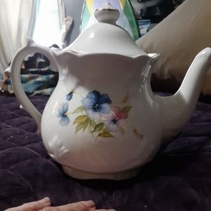 Price Kensington Potteries Tea Pot